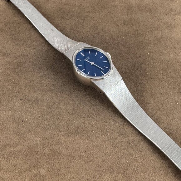Vintage Sleek Thin Seiko Spaghetti Watch Silver Stainless Steel Back main image 10
